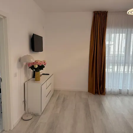 Satina Garden Apartment *