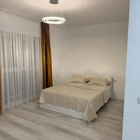 Satina Garden Апартамент *